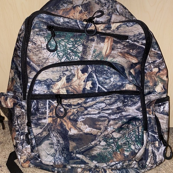 ❌SOLD Swiss Design Camo Backpack - Picture 5 of 10